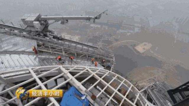 建筑工人收入碾压“白领”：贴瓷砖年入20万