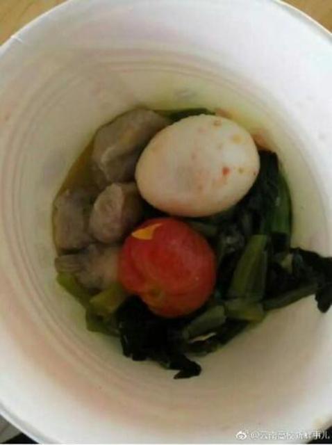 高校现西红柿炒鸡蛋plus版：整个番茄炒整个蛋