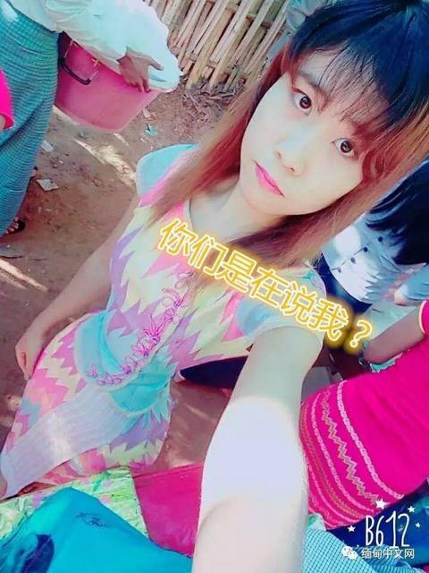 美女大学生蜂腰长腿身材 酷似芭比