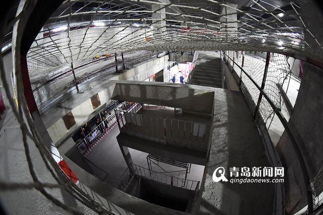 探秘地铁2号线麦岛站 扶梯已安装到位