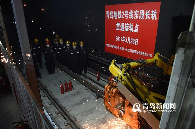 探秘地铁2号线麦岛站 扶梯已安装到位