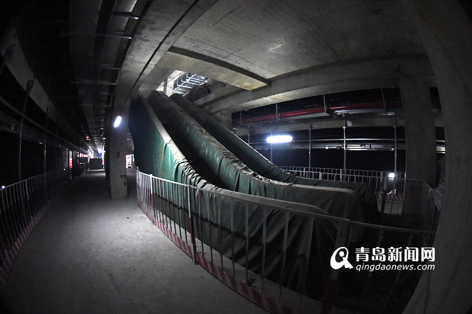 探秘地铁2号线麦岛站 扶梯已安装到位
