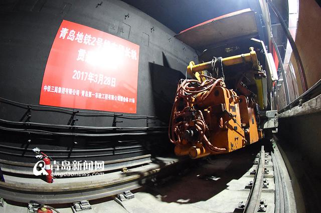 探秘地铁2号线麦岛站 扶梯已安装到位