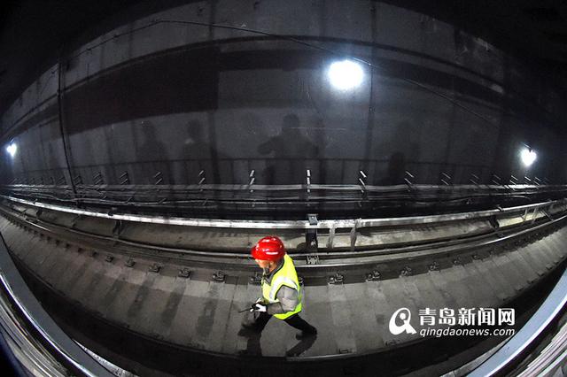 探秘地铁2号线麦岛站 扶梯已安装到位