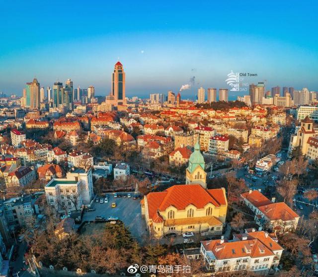 航拍青岛三大教堂 华丽庄重各具魅力