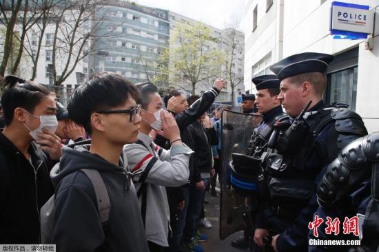 巴黎华人遭枪杀：涉事警察停职 被捕华人获释