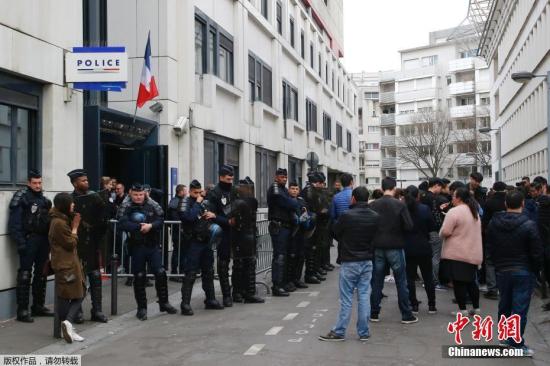巴黎华人遭枪杀：涉事警察停职 被捕华人获释