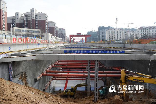 高清:实拍贯龙号盾构机 一天能挖9米地铁隧道 高清:实拍贯龙号盾构机 一天能挖9米地铁隧道