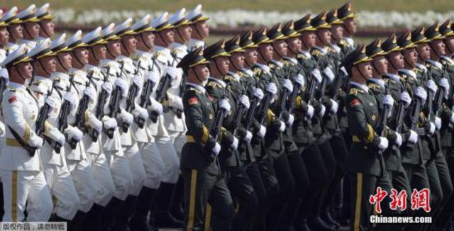 3月23日，在巴基斯坦首都伊斯兰堡，中国军人参加“巴基斯坦日”阅兵仪式