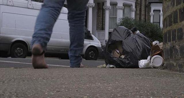 爱自由！英男子为防汗脚和脚臭赤足4年走四方