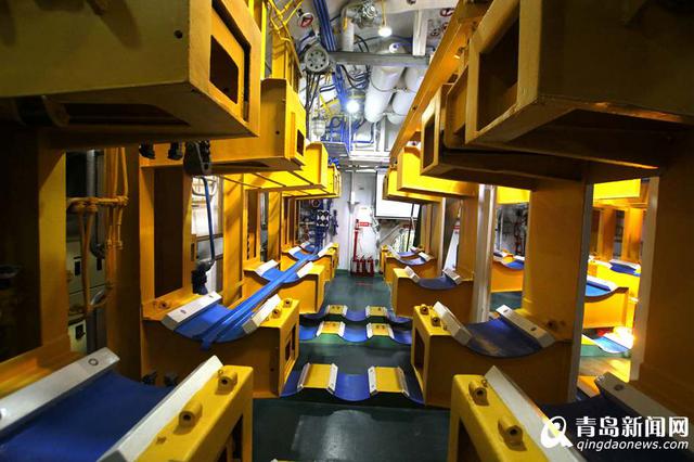 高清:实拍中国首艘核潜艇内部 24日向公众开放