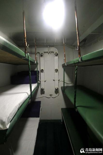 高清:实拍中国首艘核潜艇内部 24日向公众开放