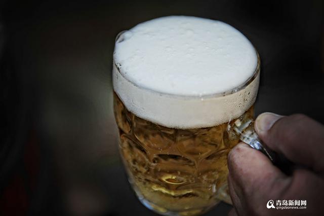 【青岛故事】卖散啤的五哥大酒店 22年只卖酒
