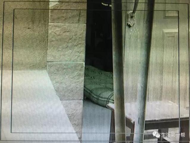 车库出现一水晶棺 女子夜不能寐白天不敢出门