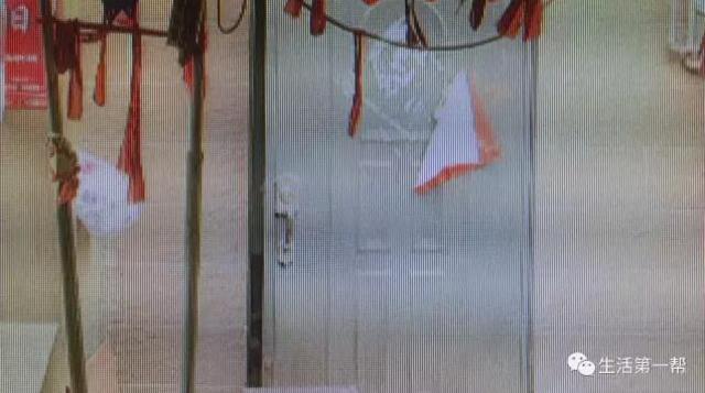 车库出现一水晶棺 女子夜不能寐白天不敢出门