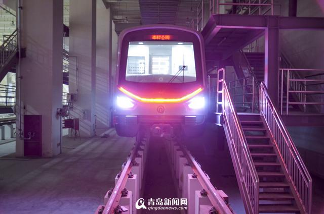 高清：地铁2号线东段电通 车厢内景图抢先看