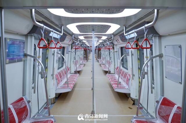 高清：地铁2号线东段电通 车厢内景图抢先看