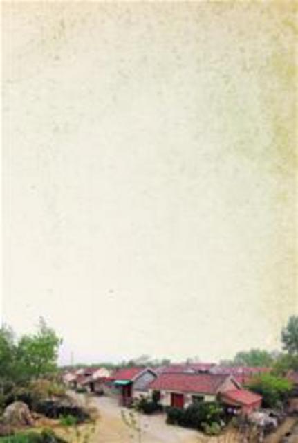 遗址旁的小村如世外桃源 河水清澈袅袅炊烟