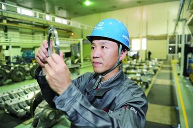 钳工大师玩转高铁地铁 获全国五一劳动奖章 钳工大师玩转高铁地铁 获全国五一劳动奖章