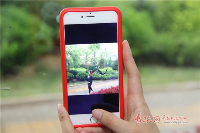 青岛公交车推出小怪兽游戏 乘客玩嗨了