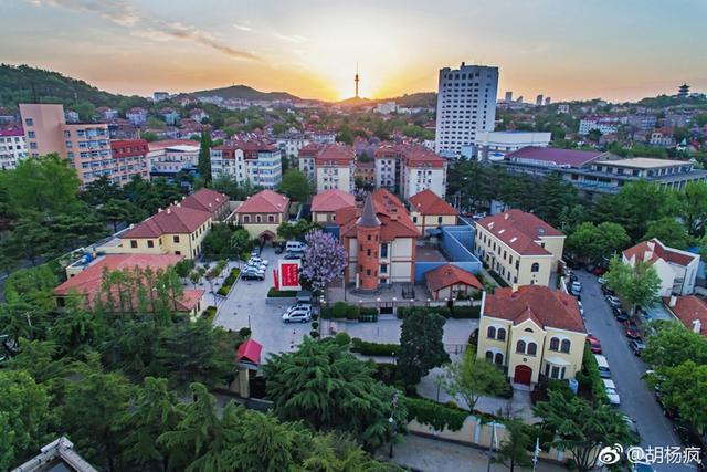 初夏的青岛开启“红瓦绿树碧海蓝天”模式(图)