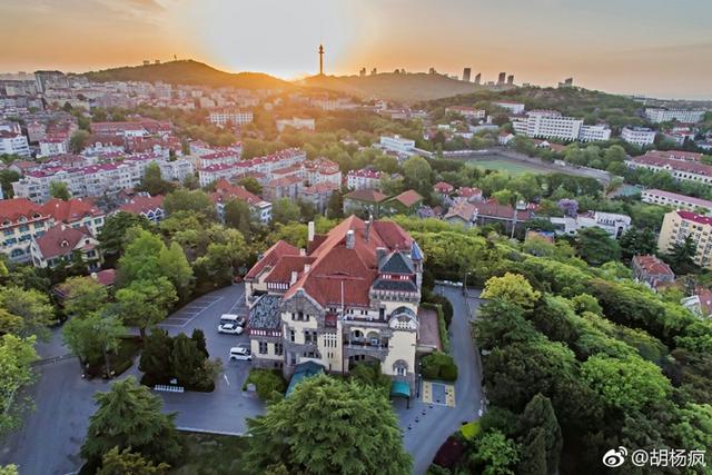 初夏的青岛开启“红瓦绿树碧海蓝天”模式(图)