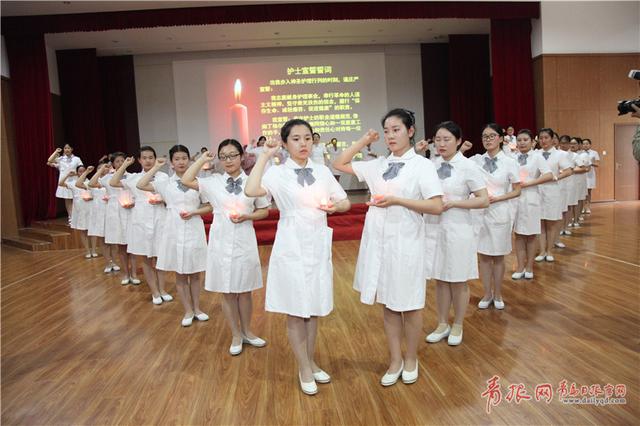 青岛唯一南丁格尔获得者带领准护士宣誓
