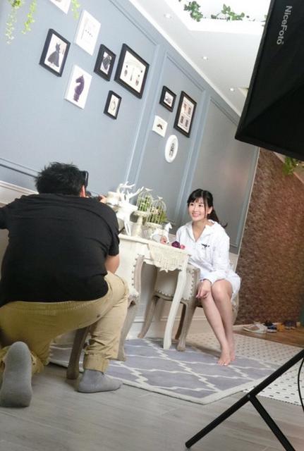 前中国小姐被骗财骗色 如今成单亲妈妈(图)