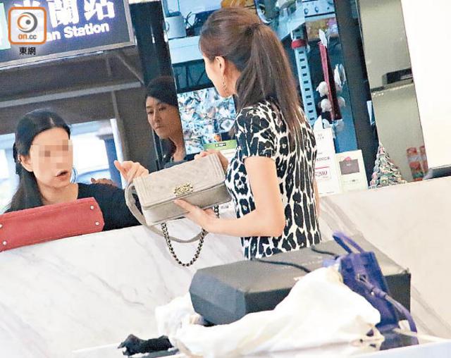 前中国小姐被骗财骗色 如今成单亲妈妈(图)