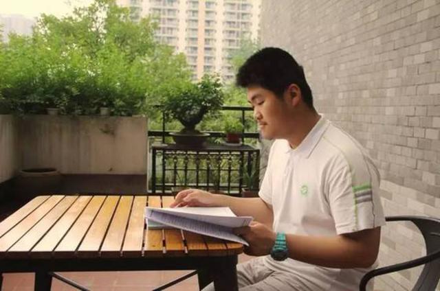 高三学霸自编数学教材 印40本免费送同学