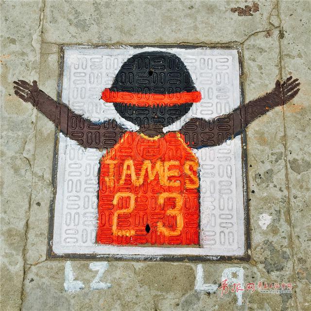 换脸卖萌！青岛大学校园现逗趣“表情包”井盖