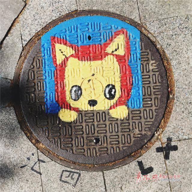 换脸卖萌！青岛大学校园现逗趣“表情包”井盖