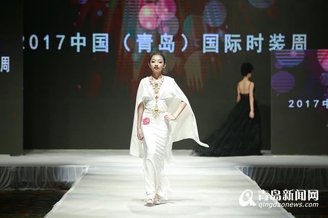 第六届中国少儿时装模特大赛举行 萌娃T台走秀
