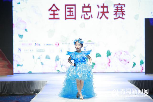 第六届中国少儿时装模特大赛举行 萌娃T台走秀