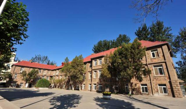 解放军海军航空大学亮相 青岛设校区