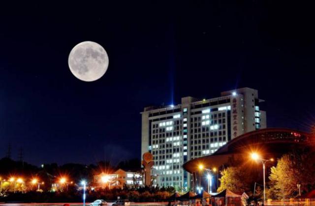 解放军海军航空大学亮相 青岛设校区