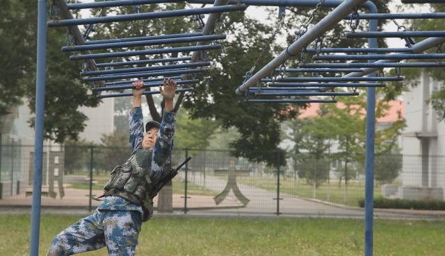 解放军海军航空大学亮相 青岛设校区
