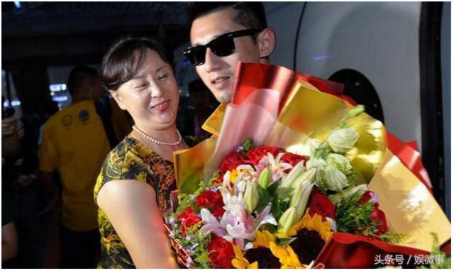 张继科发微博母亲年轻照片 网友：青岛大美女