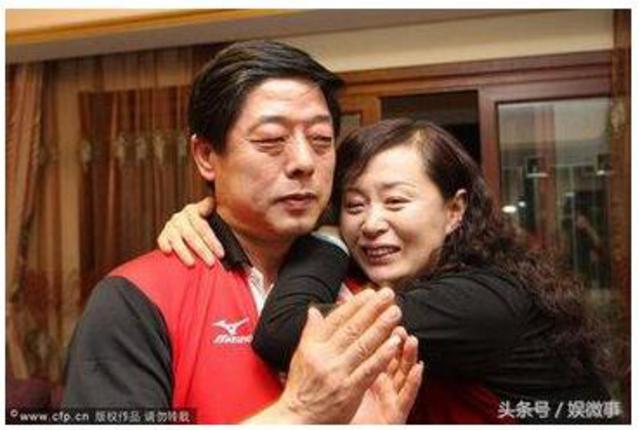 张继科发微博母亲年轻照片 网友：青岛大美女