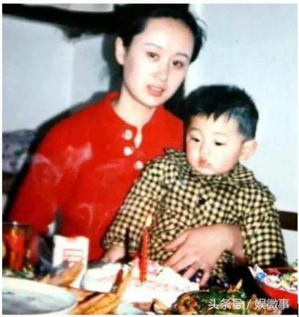 张继科发微博母亲年轻照片 网友：青岛大美女