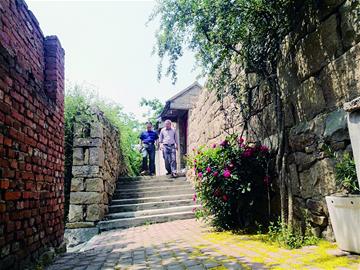 走在乡间小路上 探访花果山黄岛区毛家山村