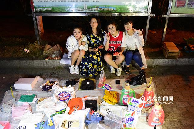 高清：又是一年毕业季 高校跳蚤市场交易火爆