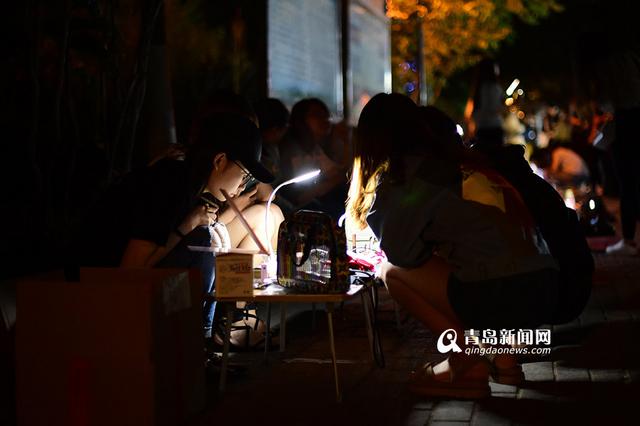 高清:又是一年毕业季 高校跳蚤市场交易火爆 高清:又是一年毕业季 高校跳蚤市场交易火爆