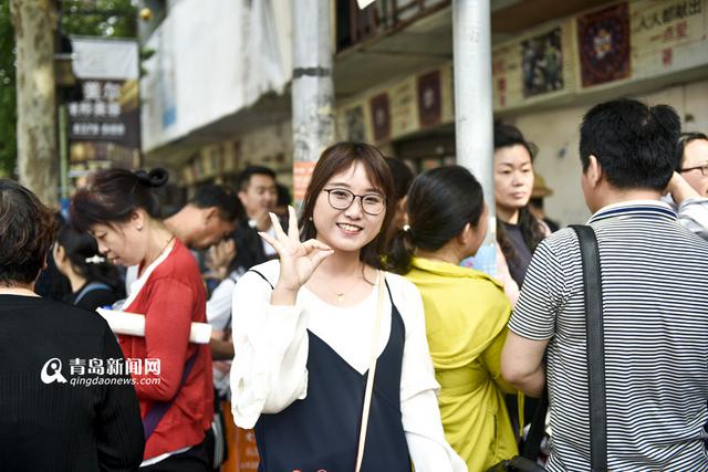 【高考故事】陪考妈妈心愿 和儿子慢慢吃顿饭