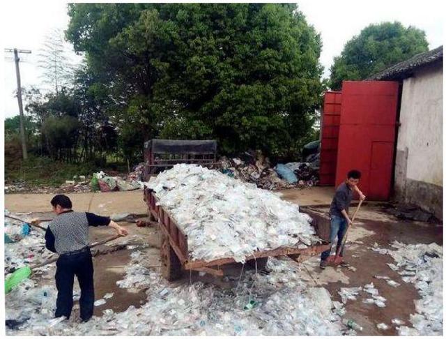 起底致污致病医疗垃圾跨省黑市:尿袋等被再加工 起底致污致病医疗垃圾跨省黑市:尿袋等被再加工