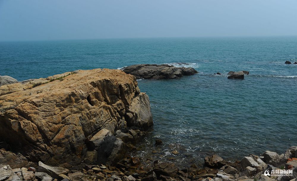 高清：这里是青岛最安静的海 旺季也鲜见游人