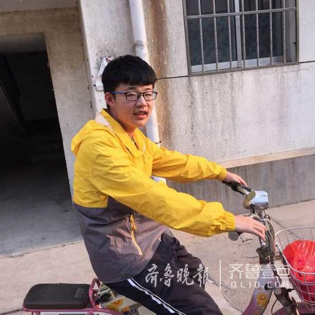 莱西一中张子恒707分:喜欢阅读爱看动漫 莱西一中张子恒707分:喜欢阅读爱看动漫