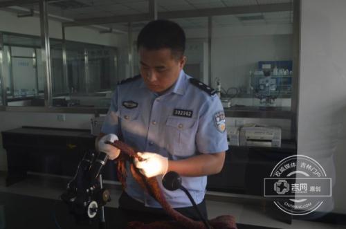 90后民警迷上尘封4年命案 借助1条围脖破案