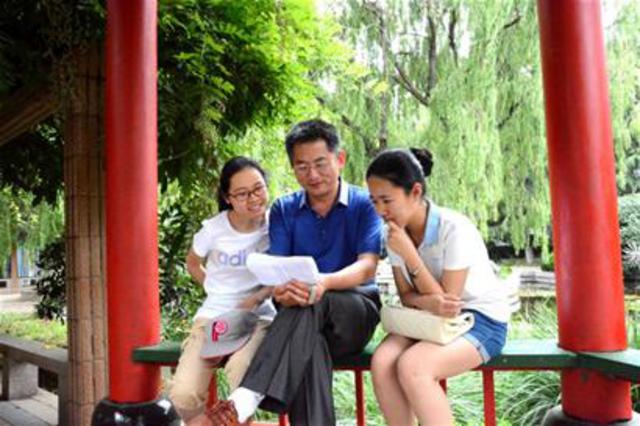 城阳一中两班一个班主任 学生全过一本线