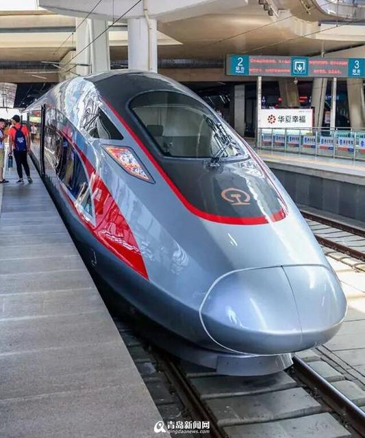 高清:复兴号动车组靓图大放送 内外兼修颜值高